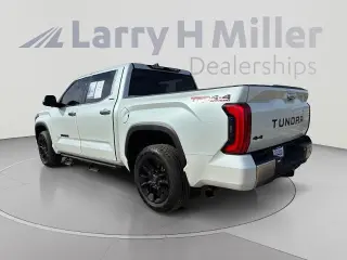 Toyota Tundra 2023 4x4 Limited 4dr CrewMax Cab Pickup SB