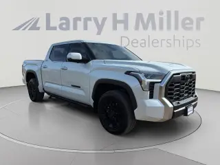 Toyota Tundra 2023 4x4 Limited 4dr CrewMax Cab Pickup SB