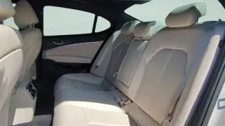 Genesis G70 2026 2.5T Standard 4dr Sedán
