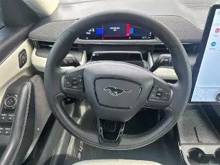 Ford Mustang Mach-E 2023 Premium 4dr SUV