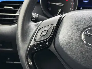 Toyota C-HR 2021 XLE 4dr Crossover