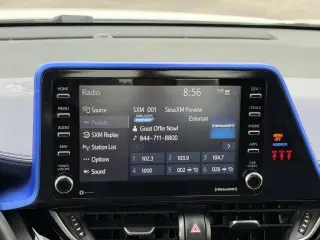 Toyota C-HR 2021 XLE 4dr Crossover