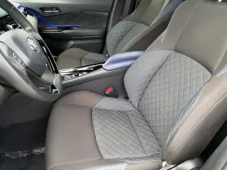 Toyota C-HR 2021 XLE 4dr Crossover