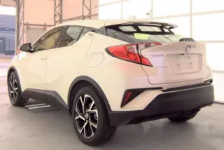Toyota C-HR 2021 XLE 4dr Crossover