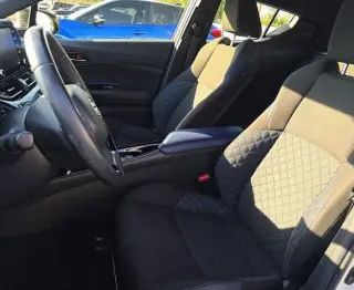 Toyota C-HR 2021 XLE 4dr Crossover