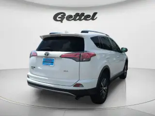 Toyota RAV4 2017 XLE 4dr SUV