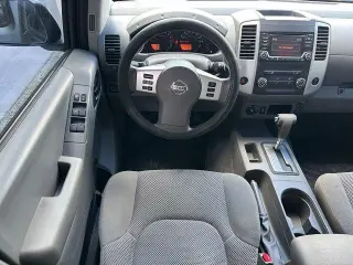 Nissan Frontier 2018 4x4 SV 4dr Crew Cab 5 ft. SB 6M