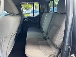 Nissan Frontier 2018 4x4 SV 4dr Crew Cab 5 ft. SB 6M