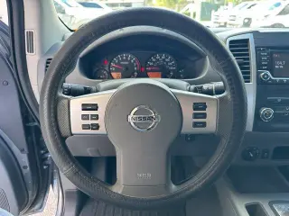 Nissan Frontier 2018 4x4 SV 4dr Crew Cab 5 ft. SB 6M