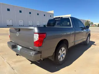 Nissan Titan 2018 4x2 SV 4dr King Cab
