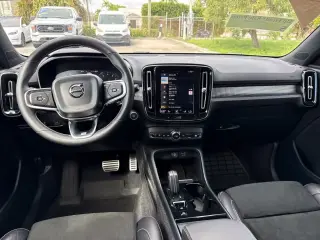 Volvo XC40 2020 T4 R-Design 4dr SUV