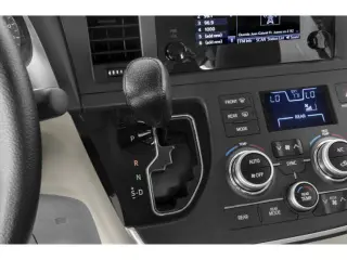 Toyota Sienna 2015 L 7-Pasajeros 4dr Mini-Van
