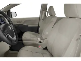 Toyota Sienna 2015 L 7-Pasajeros 4dr Mini-Van