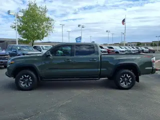 Toyota Tacoma 2022 4x4 TRD Off-Road 4dr Double Cab 6.1 ft LB