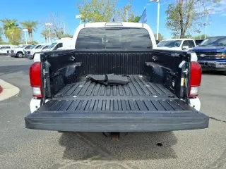 Toyota Tacoma 2017 4x4 TRD Pro 4dr Double Cab 5.0 ft SB 6A