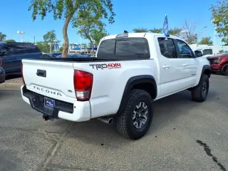Toyota Tacoma 2017 4x4 TRD Pro 4dr Double Cab 5.0 ft SB 6A