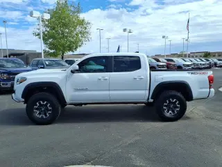 Toyota Tacoma 2017 4x4 TRD Pro 4dr Double Cab 5.0 ft SB 6A
