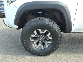 Toyota Tacoma 2017 4x4 TRD Pro 4dr Double Cab 5.0 ft SB 6A