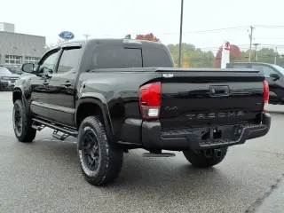 Toyota Tacoma 2022 4x4 SR V6 4dr Double Cab 5.0 ft SB