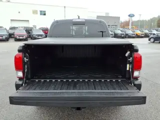 Toyota Tacoma 2022 4x4 SR V6 4dr Double Cab 5.0 ft SB