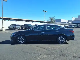 Nissan Altima 2025 2.5 SV 4dr Sedán