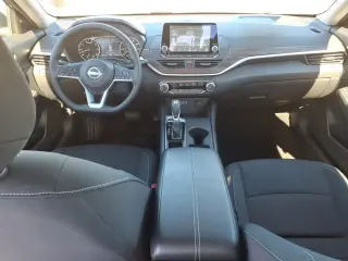Nissan Altima 2025 2.5 SV 4dr Sedán