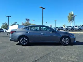 Nissan Altima 2025 2.5 SV 4dr Sedán