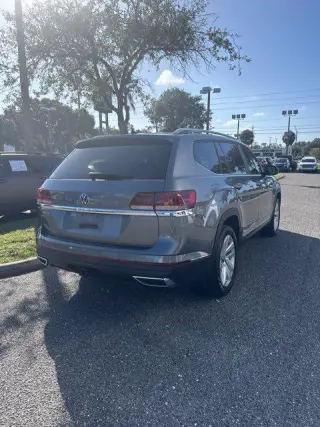 Volkswagen Atlas 2021 V6 SEL SUV de 4 puertas (lanzamiento a mitad de año)
