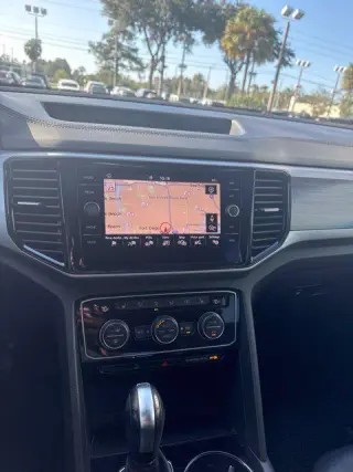 Volkswagen Atlas 2021 V6 SEL SUV de 4 puertas (lanzamiento a mitad de año)