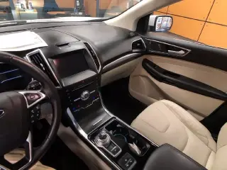 Ford Edge 2019 AWD Titanium 4dr Crossover
