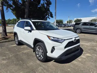 Toyota RAV4 2024 XLE Premium 4dr SUV