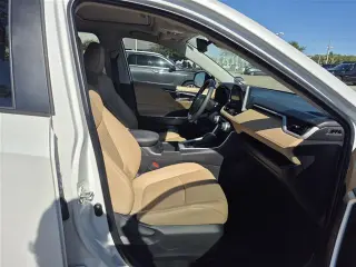 Toyota RAV4 2024 XLE Premium 4dr SUV
