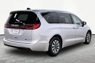 Chrysler Pacifica Híbrido enchufable 2024 Select 4dr Mini-Van