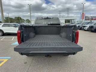 Toyota Tundra 2024 4x4 SR5 4dr Double Cab Pickup SB