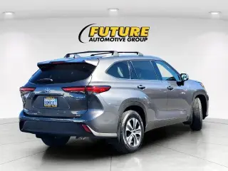 Toyota Highlander Hybrid 2021 AWD XLE 4dr SUV