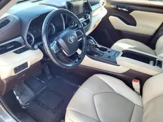 Toyota Highlander Hybrid 2021 AWD XLE 4dr SUV