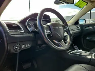 Chrysler 300 2016 AWD Limited 4dr Sedán