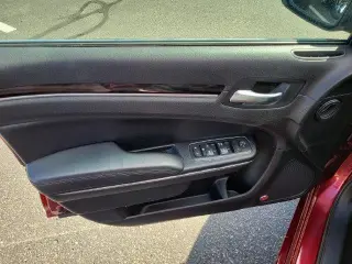 Chrysler 300 2016 AWD Limited 4dr Sedán