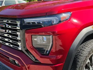 GMC Canyon 2023 4x4 Denali 4dr Crew Cab 5 ft. SB