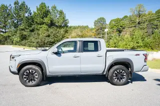 Nissan Frontier 2024 4x4 PRO-4X 4 puertas Cabina amplia 5 pies SB
