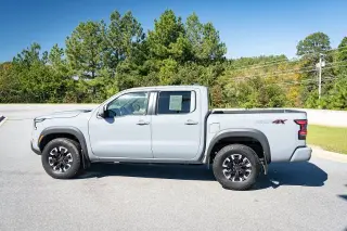 Nissan Frontier 2024 4x4 PRO-4X 4 puertas Cabina amplia 5 pies SB