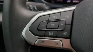 Volkswagen Taos 2022 SE 4dr SUV