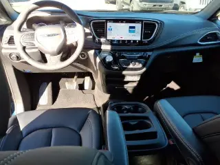 Chrysler Pacifica 2025 Select 4dr Mini-Van