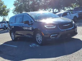 Chrysler Pacifica 2025 Select 4dr Mini-Van