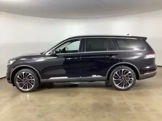Lincoln Aviator 2023 AWD Reserve 4dr SUV
