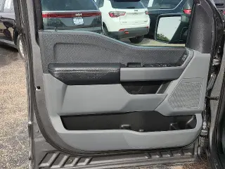 Ford F-150 2023 4x2 XLT 4 puertas SuperCrew 5.5 ft. SB