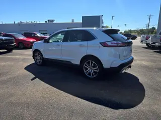 Ford Edge 2023 AWD Titanium 4dr Crossover