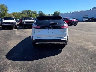 Ford Edge 2023 AWD Titanium 4dr Crossover