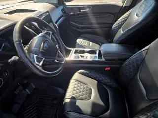 Ford Edge 2023 AWD Titanium 4dr Crossover