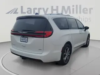Chrysler Pacifica 2026 AWD Pinnacle 4dr Mini-Van